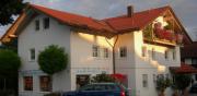 Neubau eines Mehrfamilienhauses mit einer Haushälfte und 3 Wohnungen